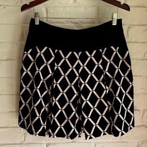 Nordstrom Collective Concepts black and tan beige fun pattern swing skirt